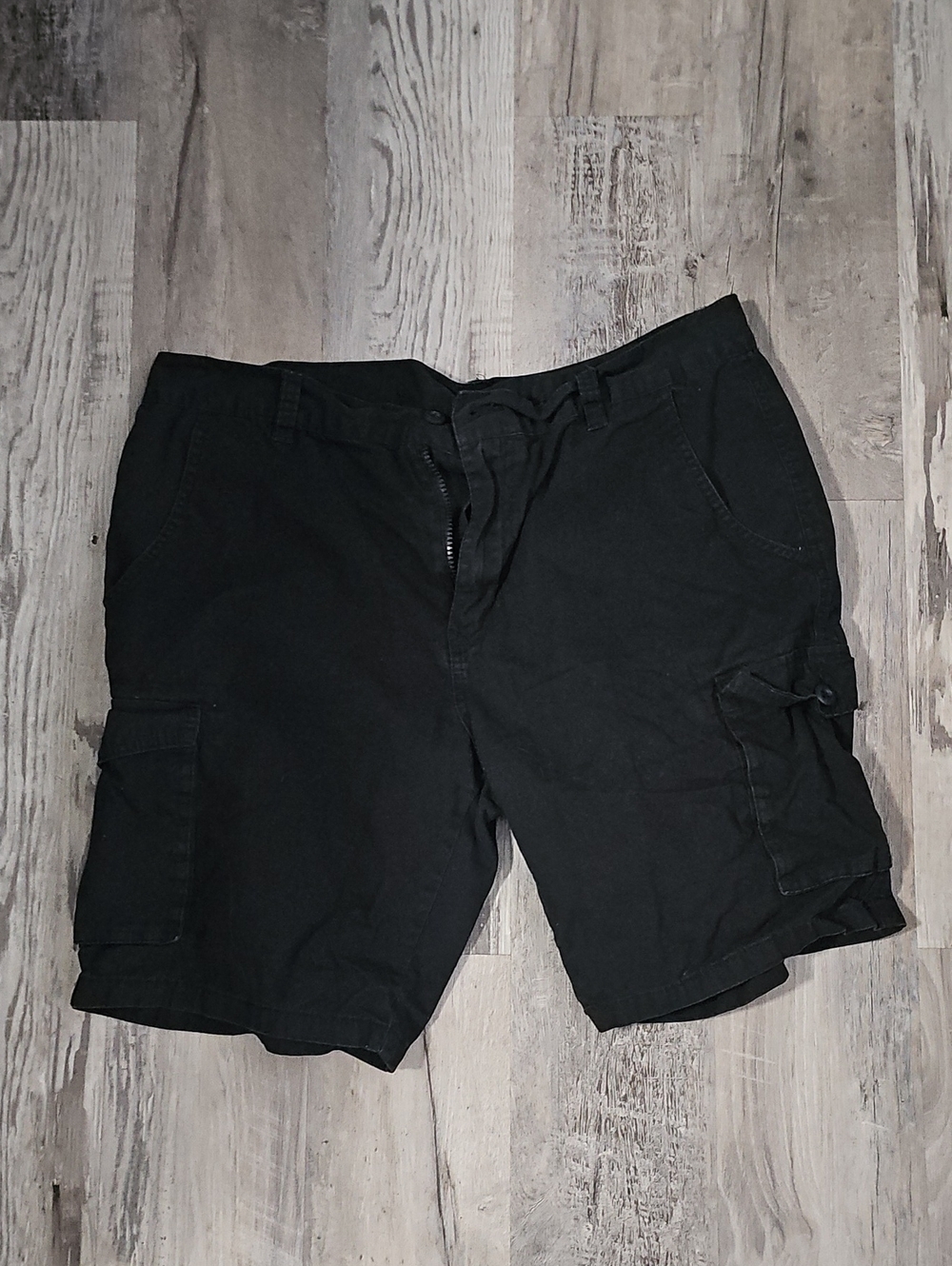 Ring of Fire Black Cargo Shorts with Utility Pockets - Men's 36